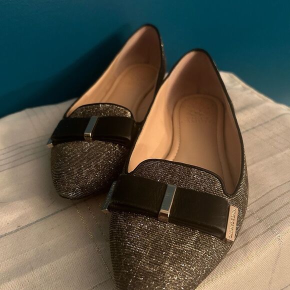 Vince Camuto Metallic Flats with Bow - Picture 3 of 4